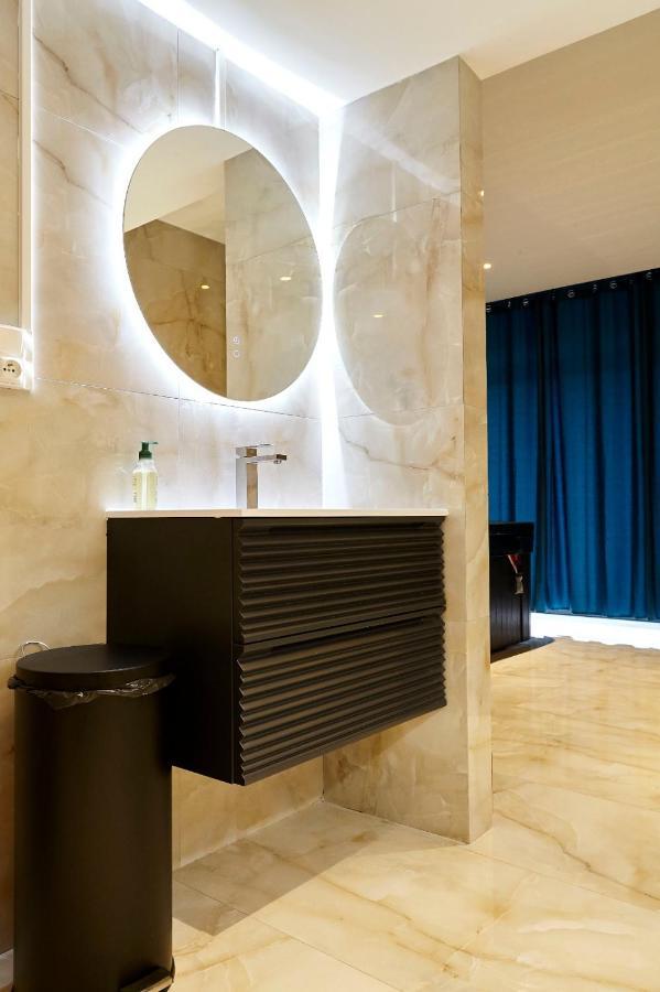 Golden Junior - Jacuzzi Apartment Rouen Luaran gambar